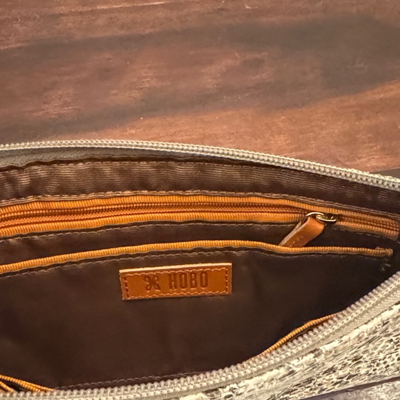 HOBO Speckled Tan Wristlet Clutch - Picture 8 of 9